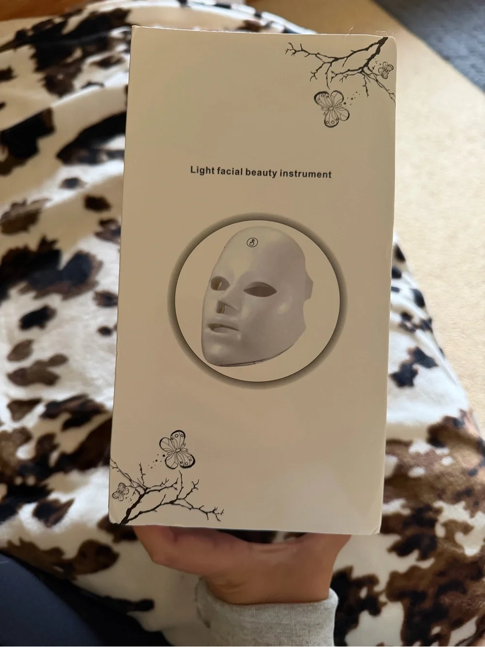 LED Facial Mask Light Therapy for Women - White